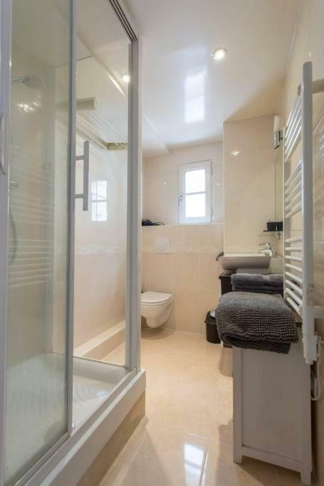 Luxurious Duplex - Top Of Montmartre Paris Bagian luar foto